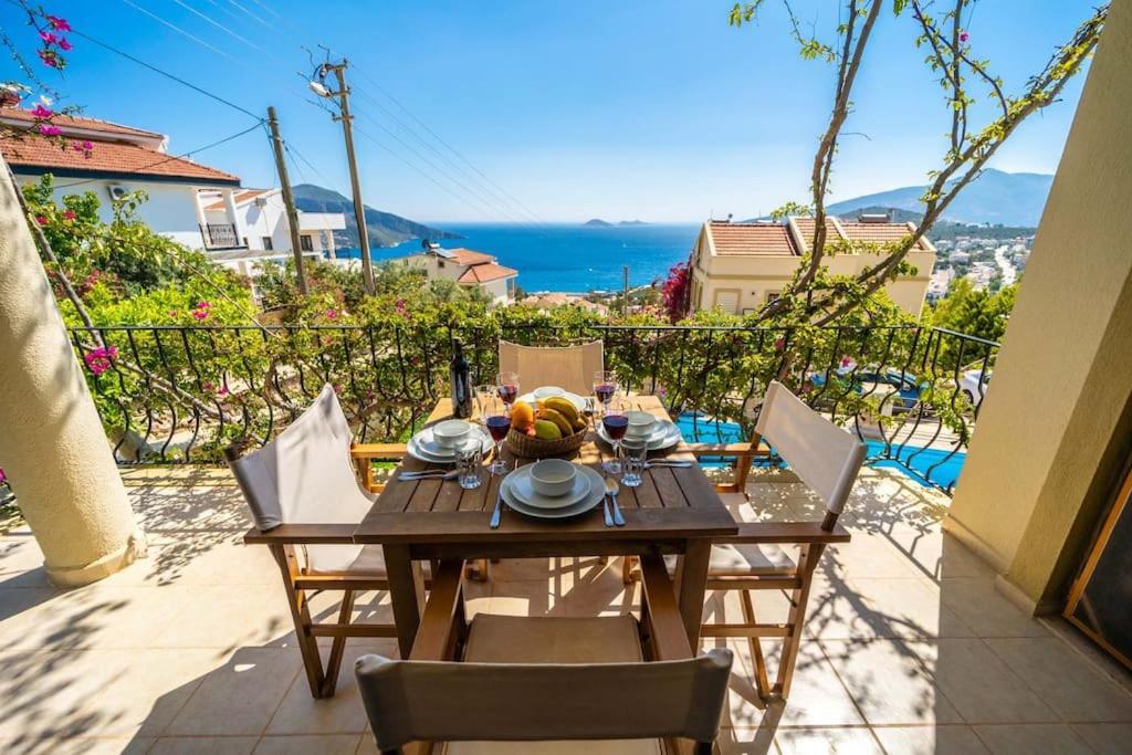 Azure Apartment With Sea View In Kalkan Ngoại thất bức ảnh