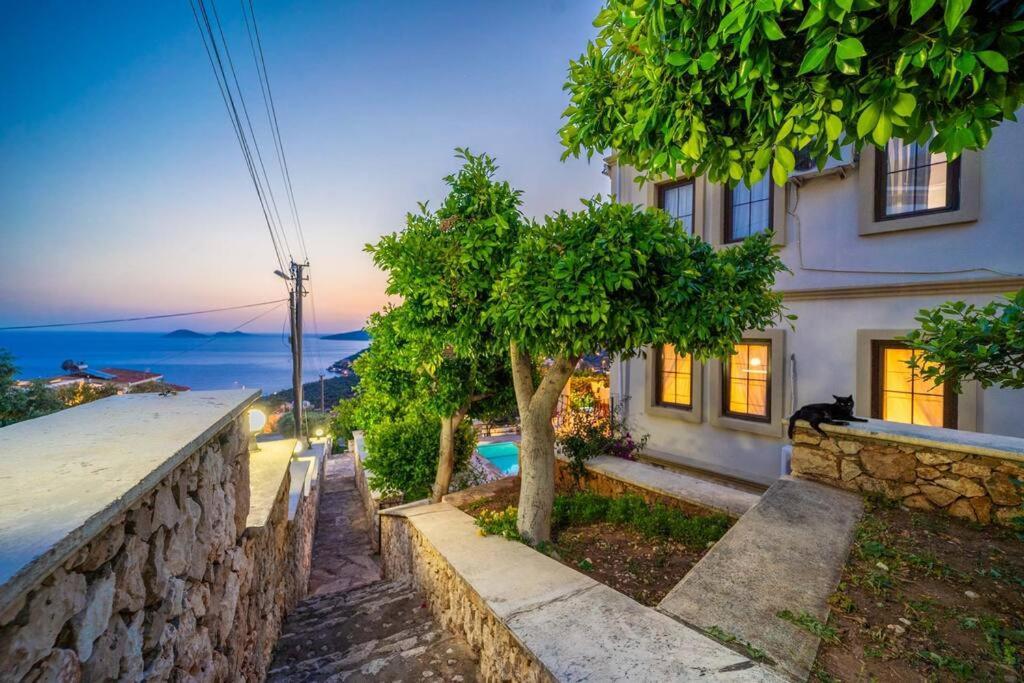Azure Apartment With Sea View In Kalkan Ngoại thất bức ảnh